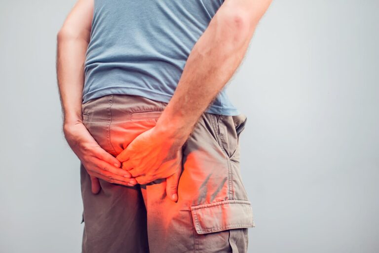 Hemorrhoids vs. Colon Cancer: What's the difference b/w them?